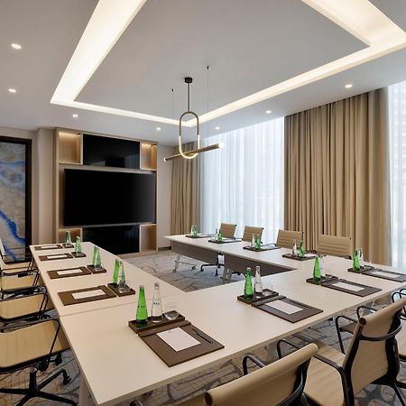 Hilton Garden Inn Dubai Business Bay Bagian luar foto