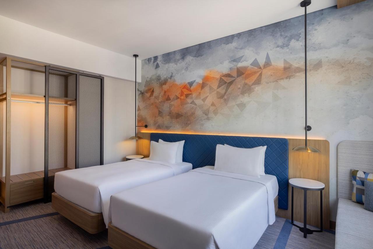 Hilton Garden Inn Dubai Business Bay Bagian luar foto