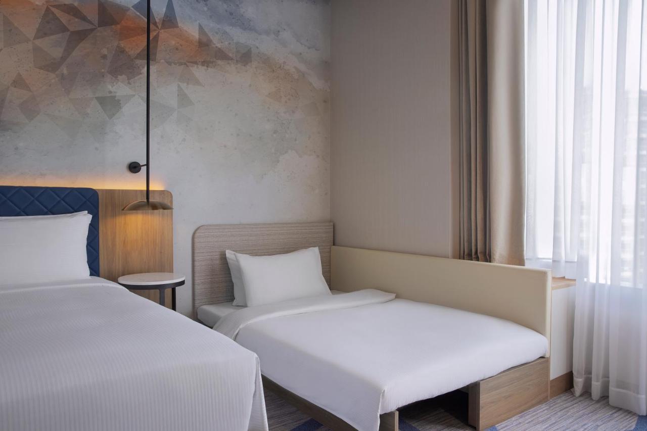 Hilton Garden Inn Dubai Business Bay Bagian luar foto