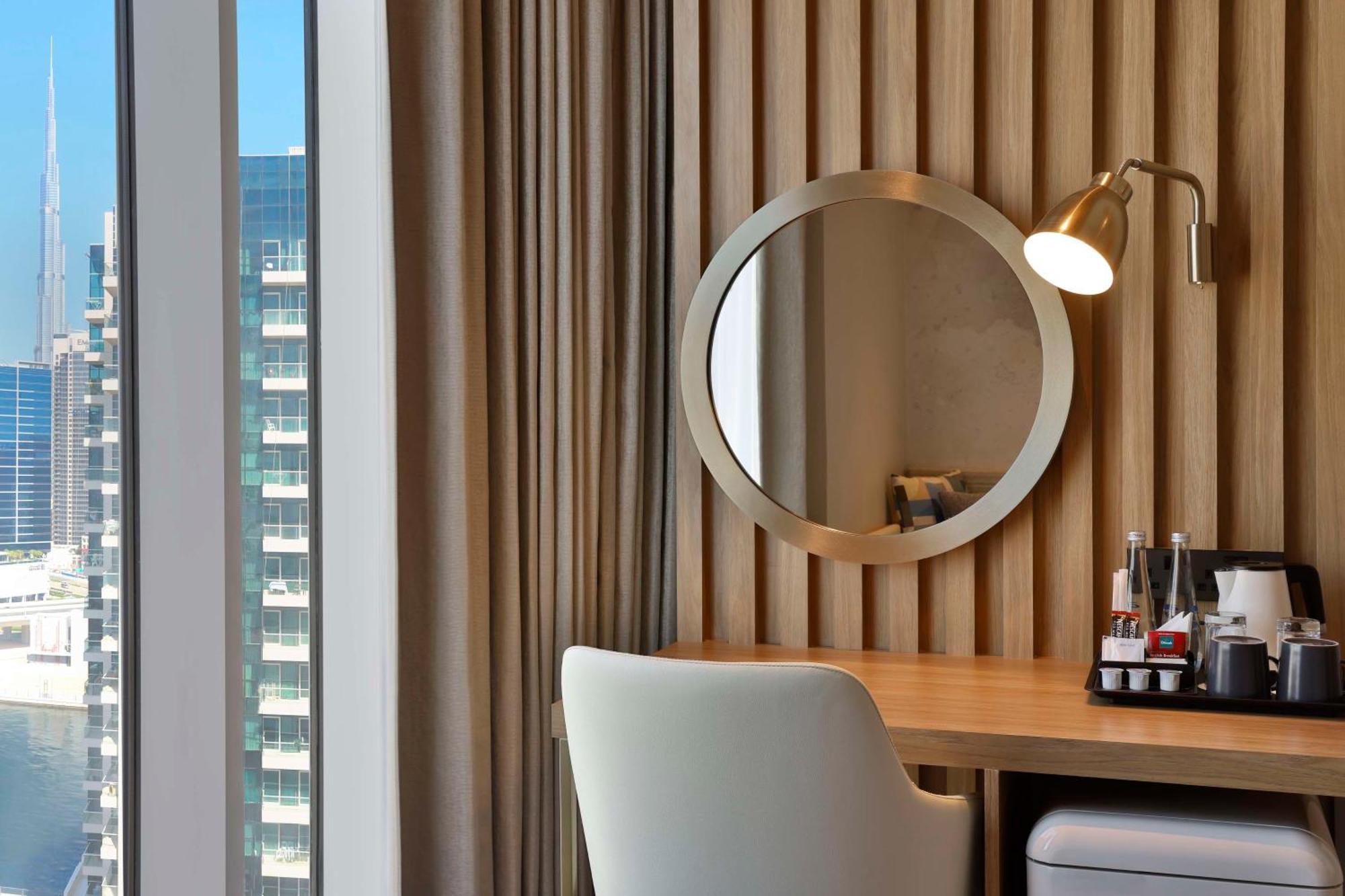 Hilton Garden Inn Dubai Business Bay Bagian luar foto