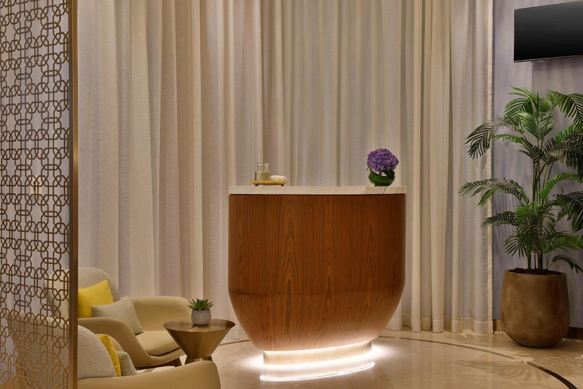 Hilton Garden Inn Dubai Business Bay Bagian luar foto