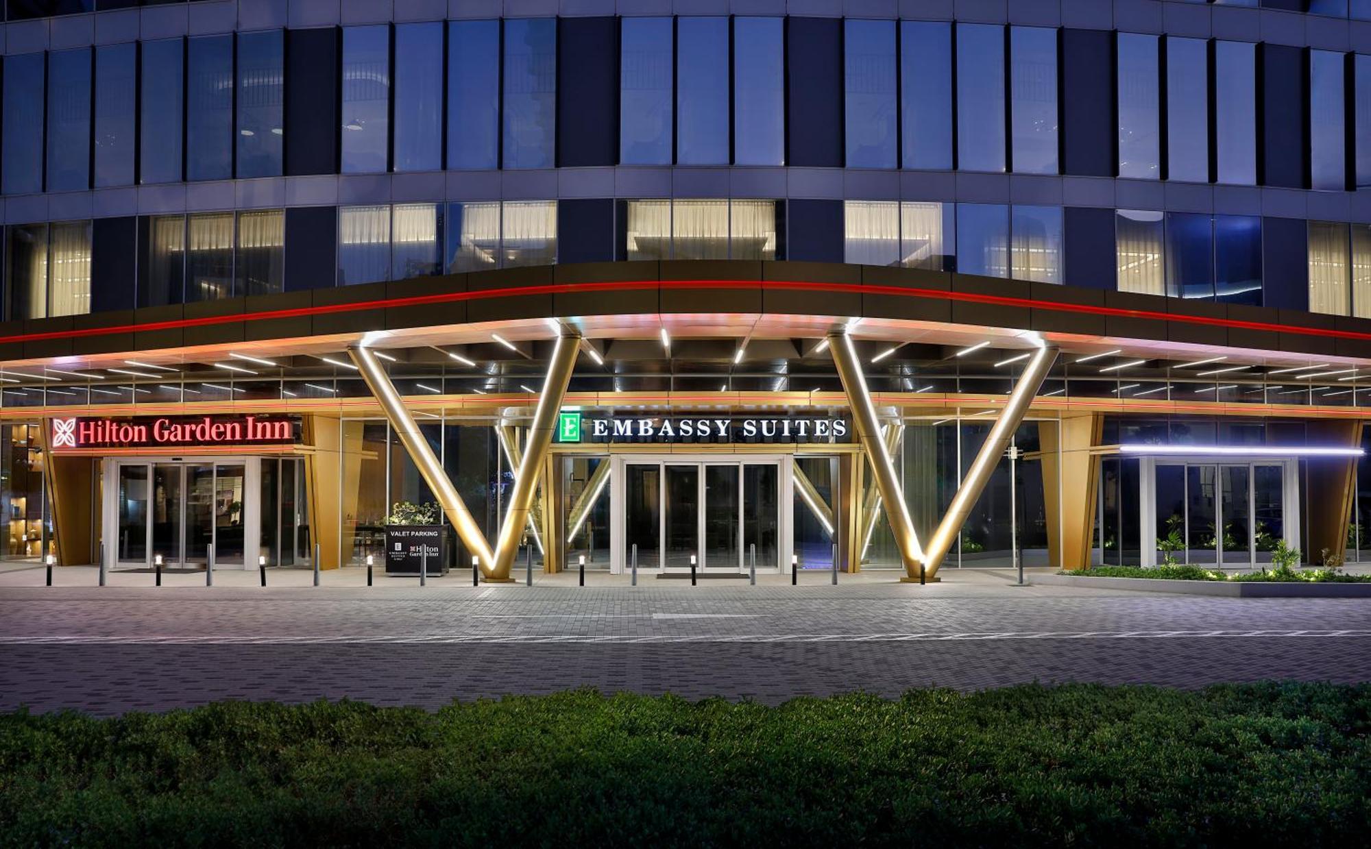 Hilton Garden Inn Dubai Business Bay Bagian luar foto