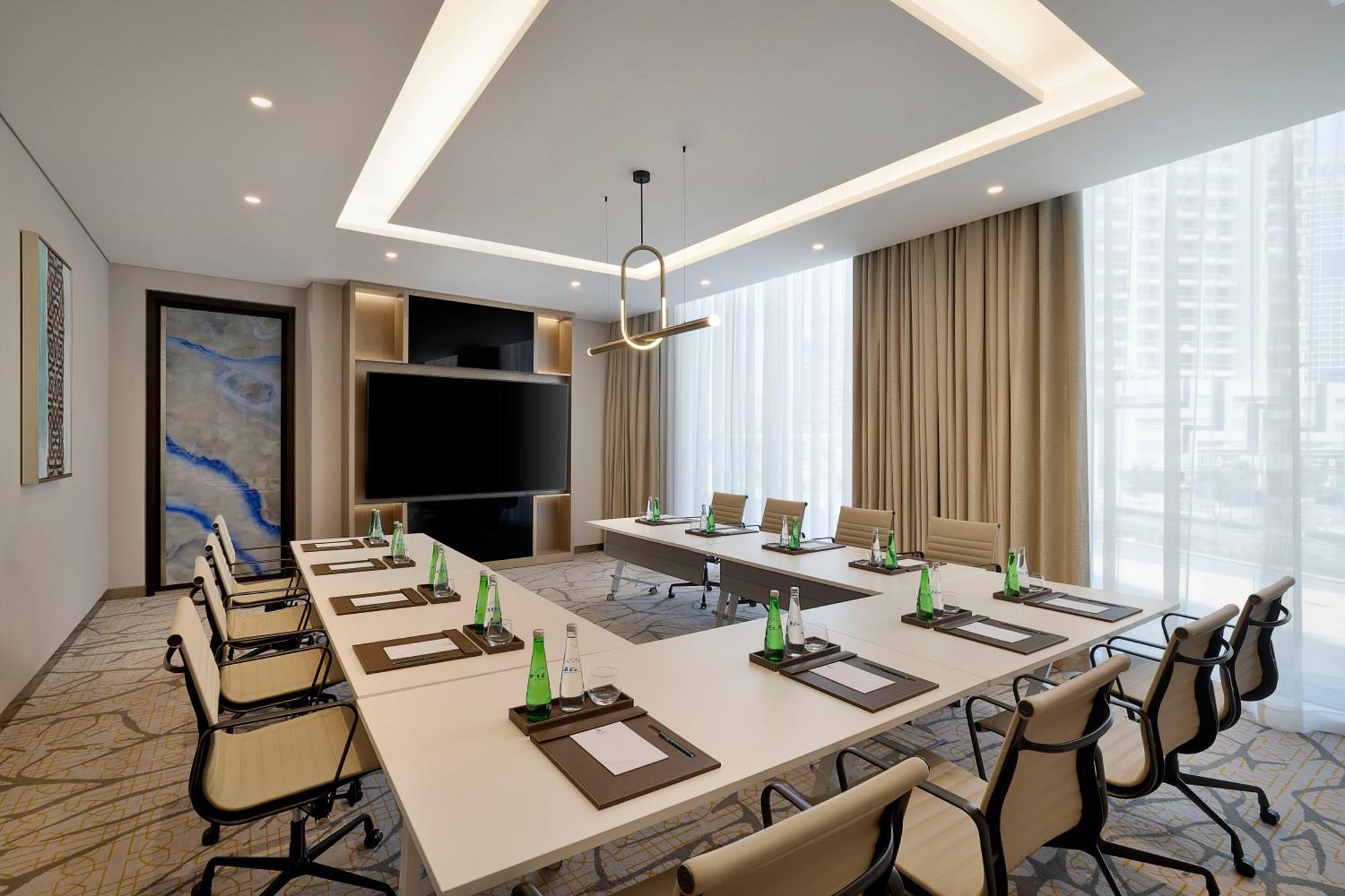 Hilton Garden Inn Dubai Business Bay Bagian luar foto