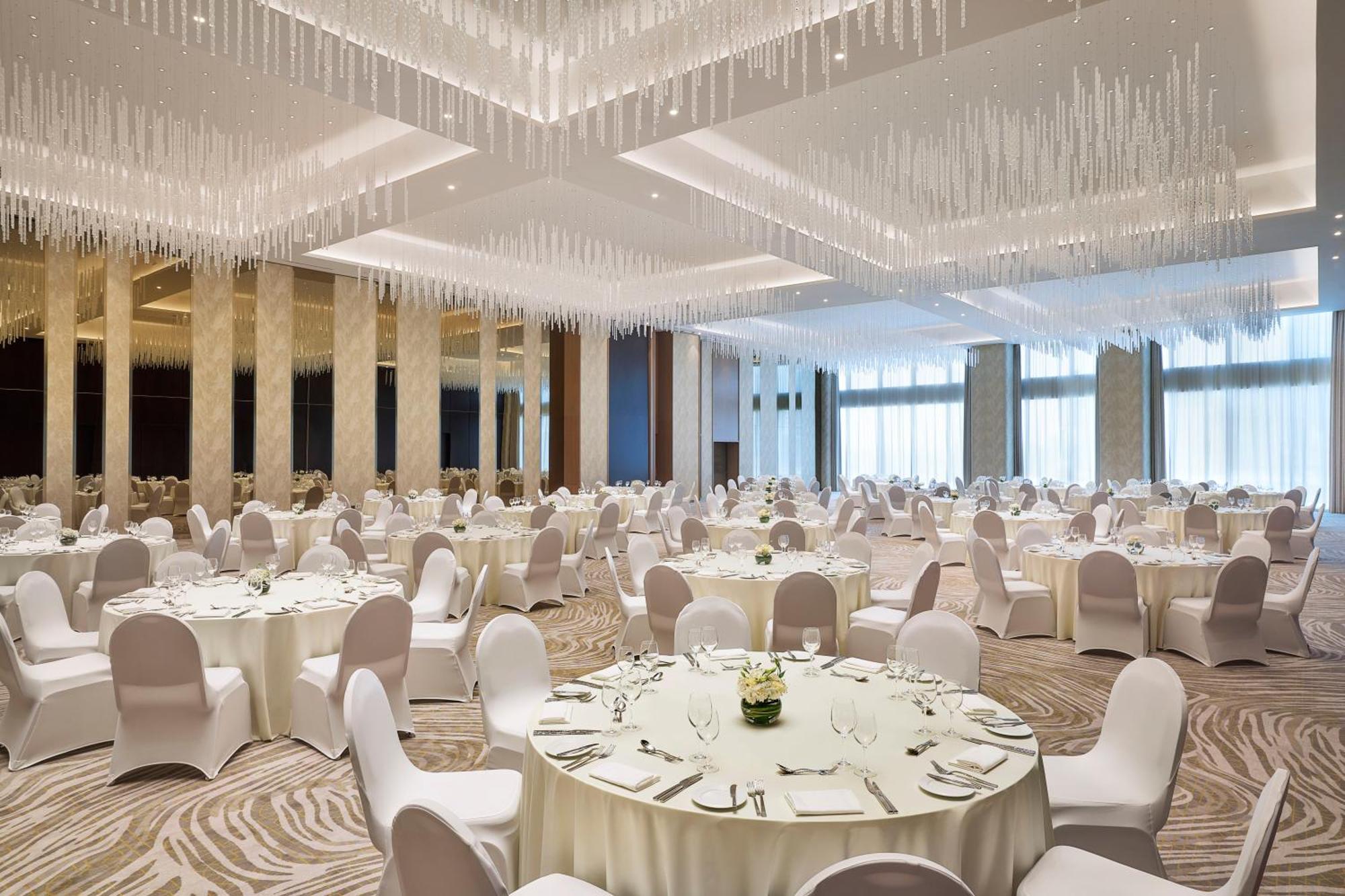 Hilton Garden Inn Dubai Business Bay Bagian luar foto